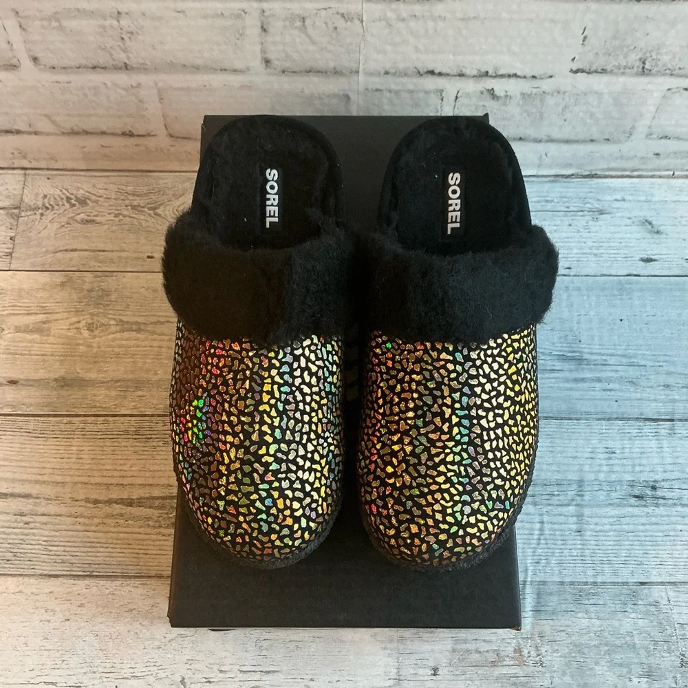 Sorel Youth Size 6C Womens Size 8 Nakiska Slide II Suede Slippers Black/Sea Salt